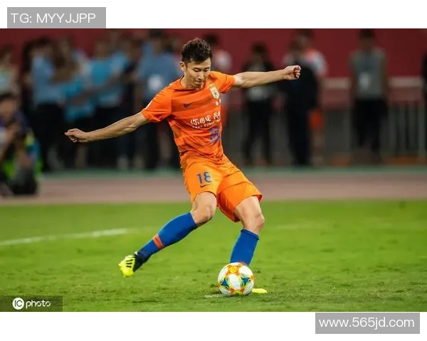 足球界的变装大师揭秘：从场上球星到时尚潮人身份转变的背后故事